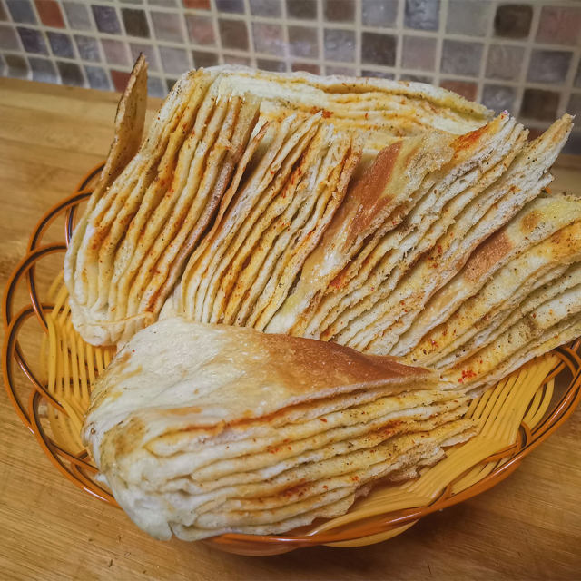 香辣千层饼,层次很多,非常好吃