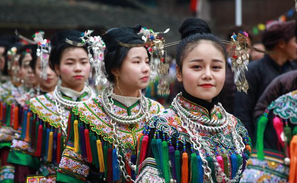 2月7日,在榕江县寨蒿镇宰档侗寨,侗族妇女盛装参加活动.