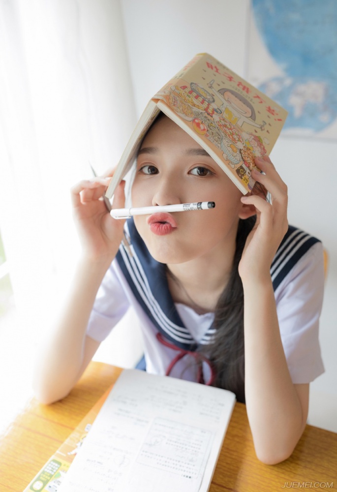 柔弱的文静小女生 清新自然