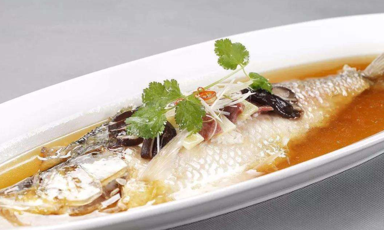 品尝长江三鲜,体会刀鱼,鲥鱼和河豚的美味