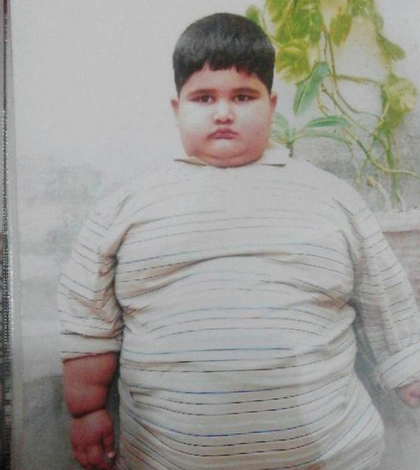 男孩10岁体重300斤,胖到不能走路,希望通过健身恢复正常体重