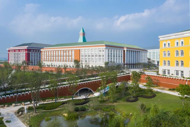 华为苏州企业业务总部,建筑形如"克里姆林宫"