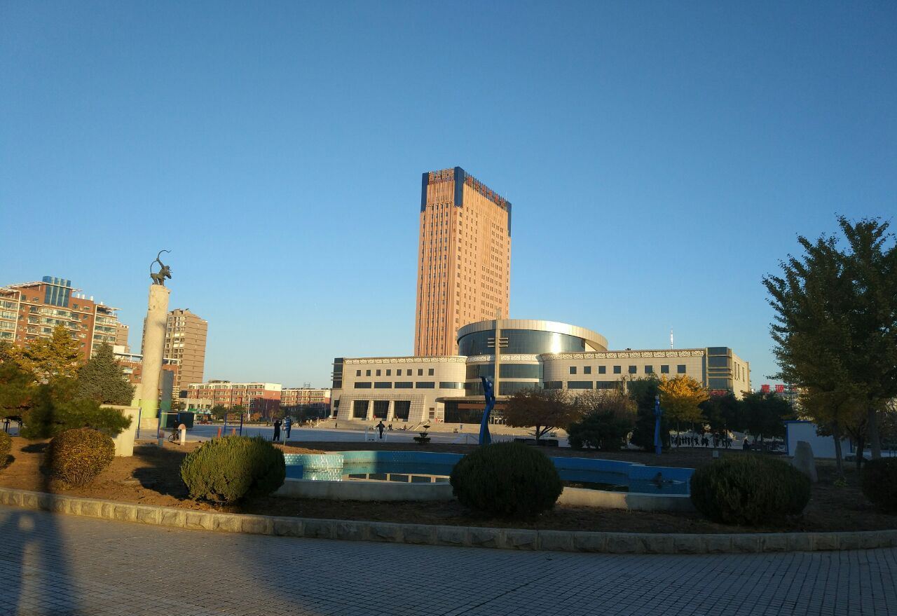 孝庄园文化旅游区,位于通辽市科尔沁左翼中旗,以清朝孝庄文皇后博尔济