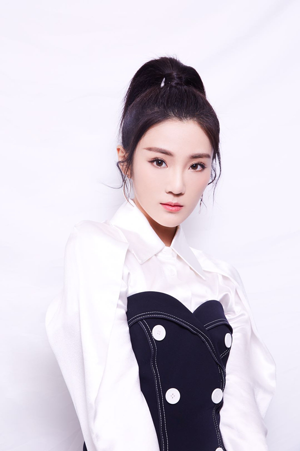 梁芒助阵张可盈新歌《花木兰》荡气回肠席卷网络