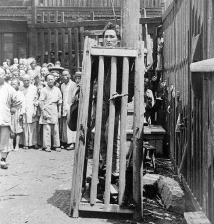 清末老照片:图一是1901年的北京医院,图六是等待执行