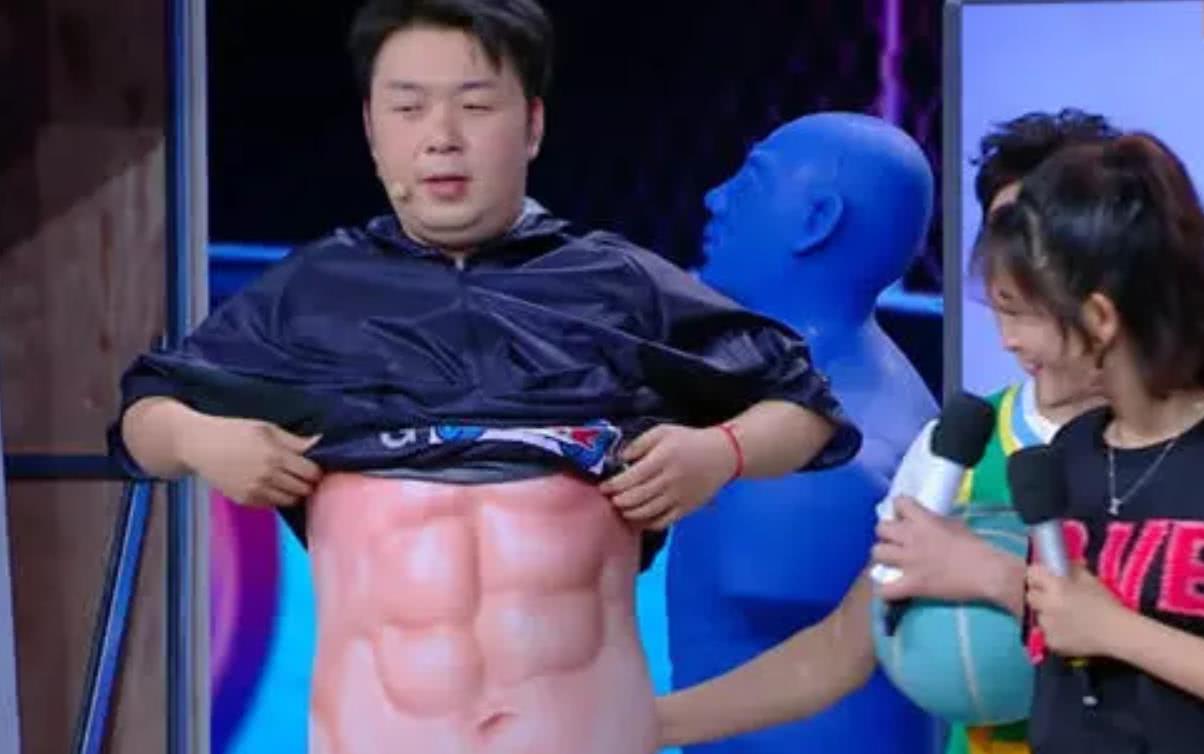 本以为杜海涛是大肚腩,当谢娜看到他"八块腹肌"后,直言辣眼睛