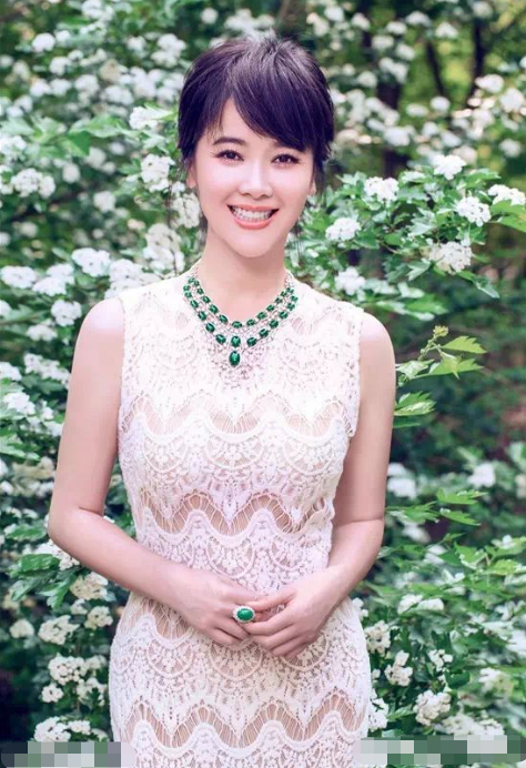 看了她才知道什么叫怦然心动!"氧气美女"左小青儒雅知性惊艳了