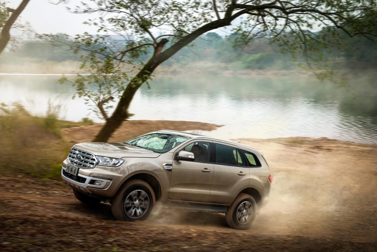 随硬派suv福特撼路者即刻出发 迎春归来