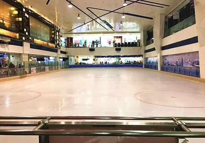 湾真冰溜冰场】广州市内目前评价最高的一家真冰溜冰场,就在正佳广场