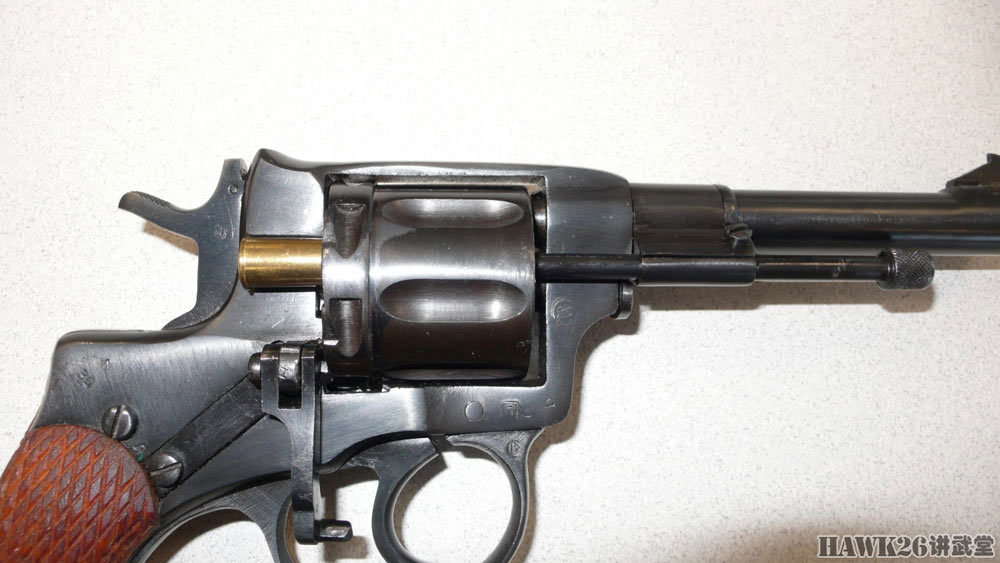 图说:如何分解1895纳甘转轮手枪 设计独特 可以闭气的经典枪械