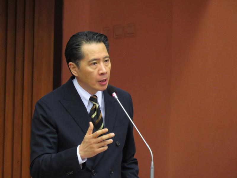 国民党发言人欧阳龙:抱定是非黑白就能抗拒诱惑