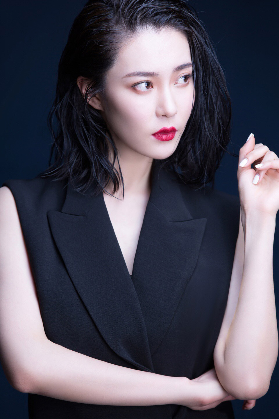 稍微搜索了一下胡然早些年的电影作品,大多都是女一