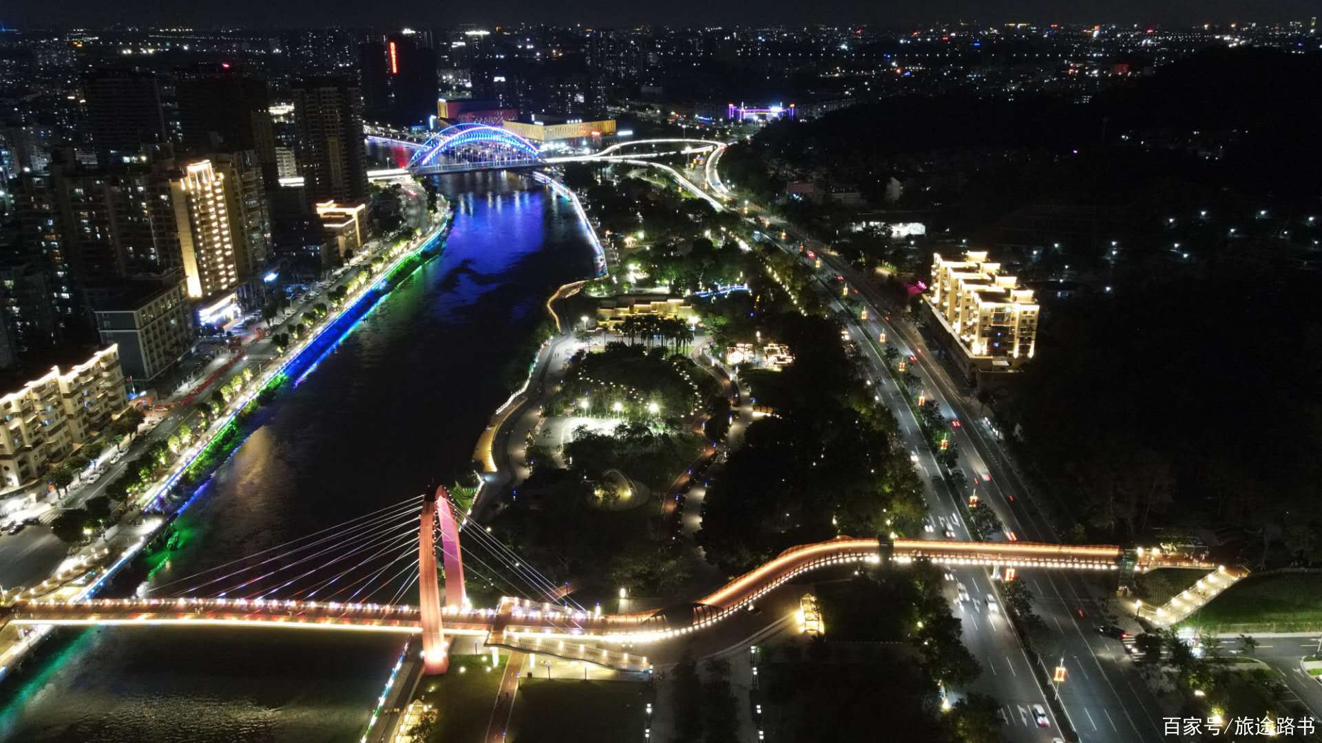 航拍江門市白水帶龍光塔,釜山公園,東華大撟夜景高清圖