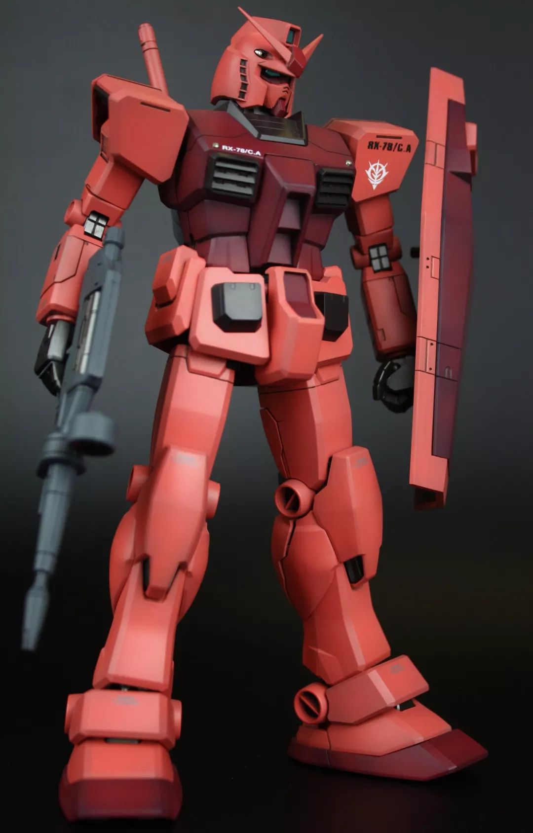 欣赏:红色天线三倍速,夏亚专用78,高达模型