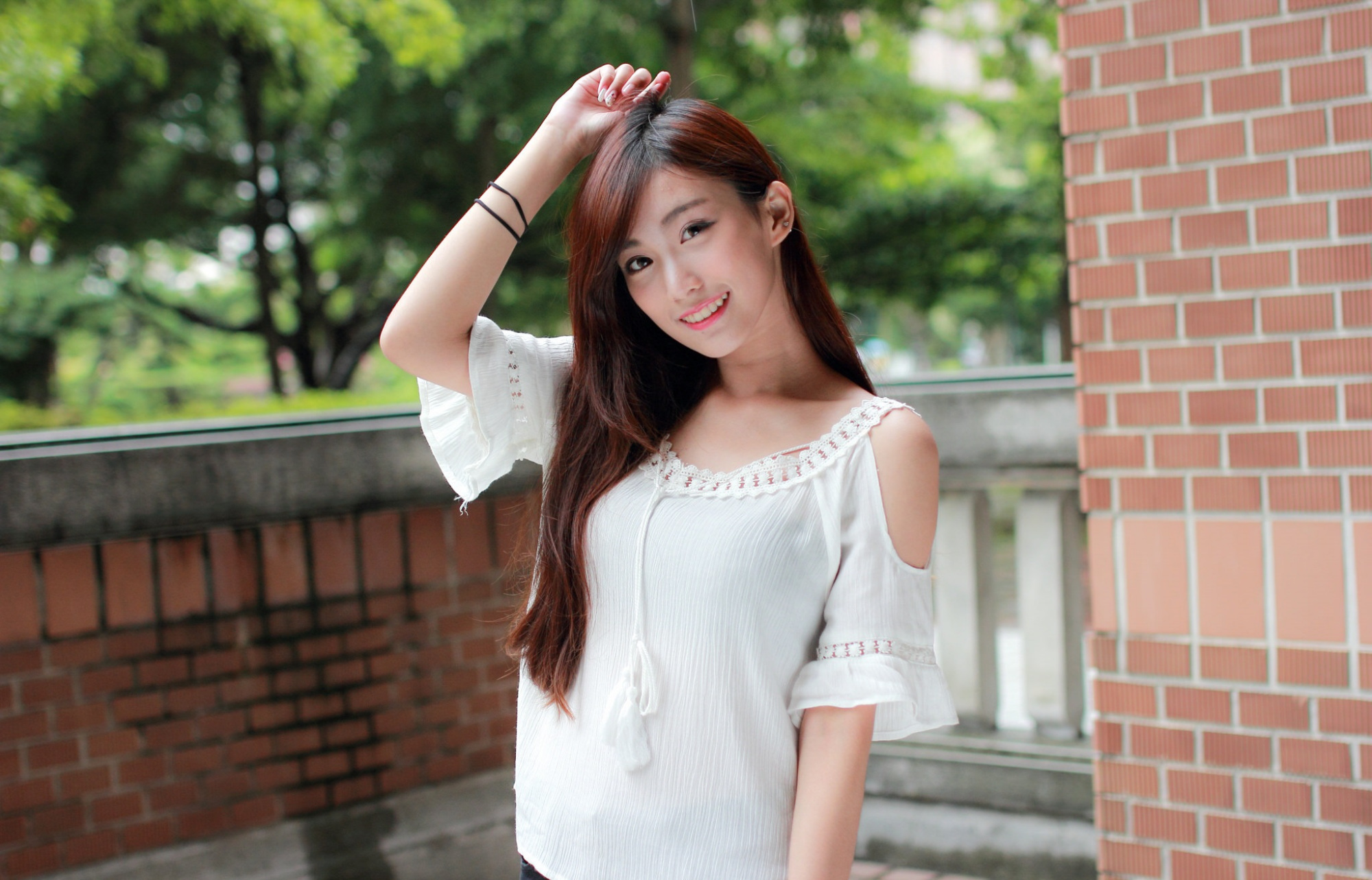 美女张珊珊时尚穿搭,个性时尚有气场,美丽动人又性感迷人