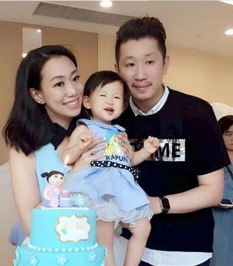 41岁吴辰君再当妈!仅六分钟就自然产二胎儿子,眼带笑意尽显母爱