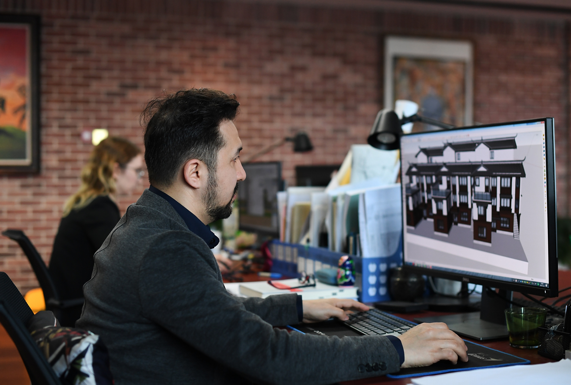 外国设计师们的"丝路情缘"