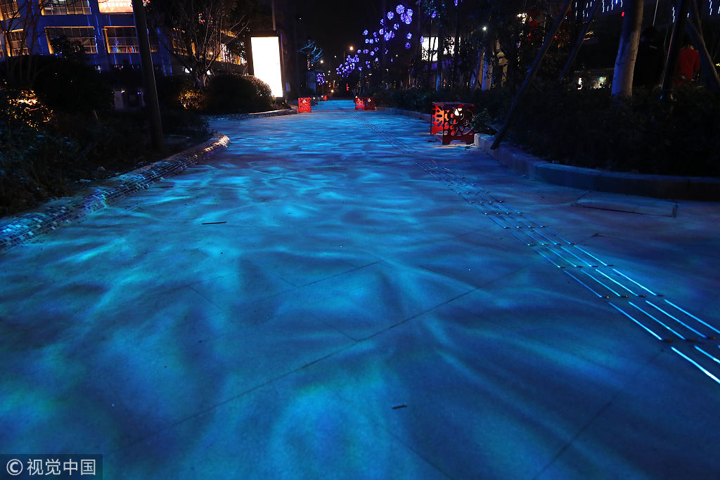 全国最长河道雾森照明景观启用 夜游仙境见光不见灯