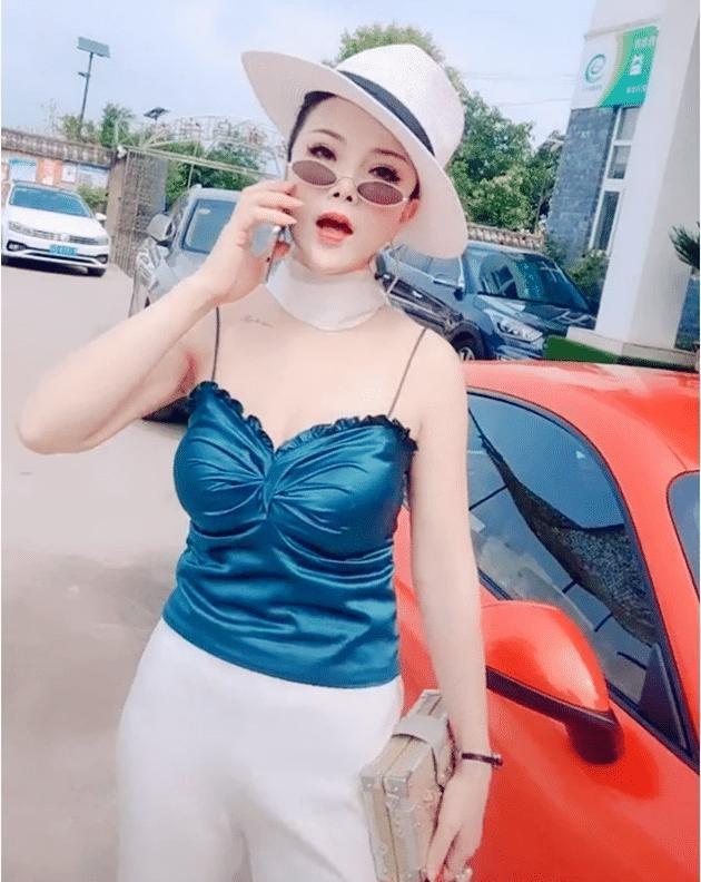 保时捷女司机李月:你欠自己的人生一场修行!