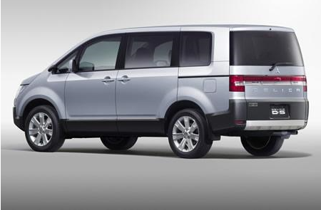 三菱全新mpv得利卡d:5来袭,尺寸巨大,外形暴躁!