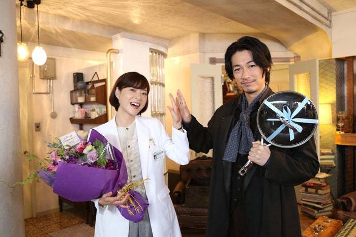 上野树里与《夏洛克·福尔摩斯》的主演藤冈靛进行"月9"交接