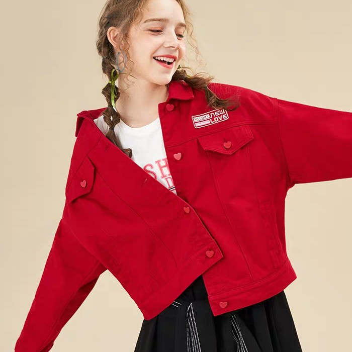 红色潮衣可以这样搭配,让你红红火火的过个好年