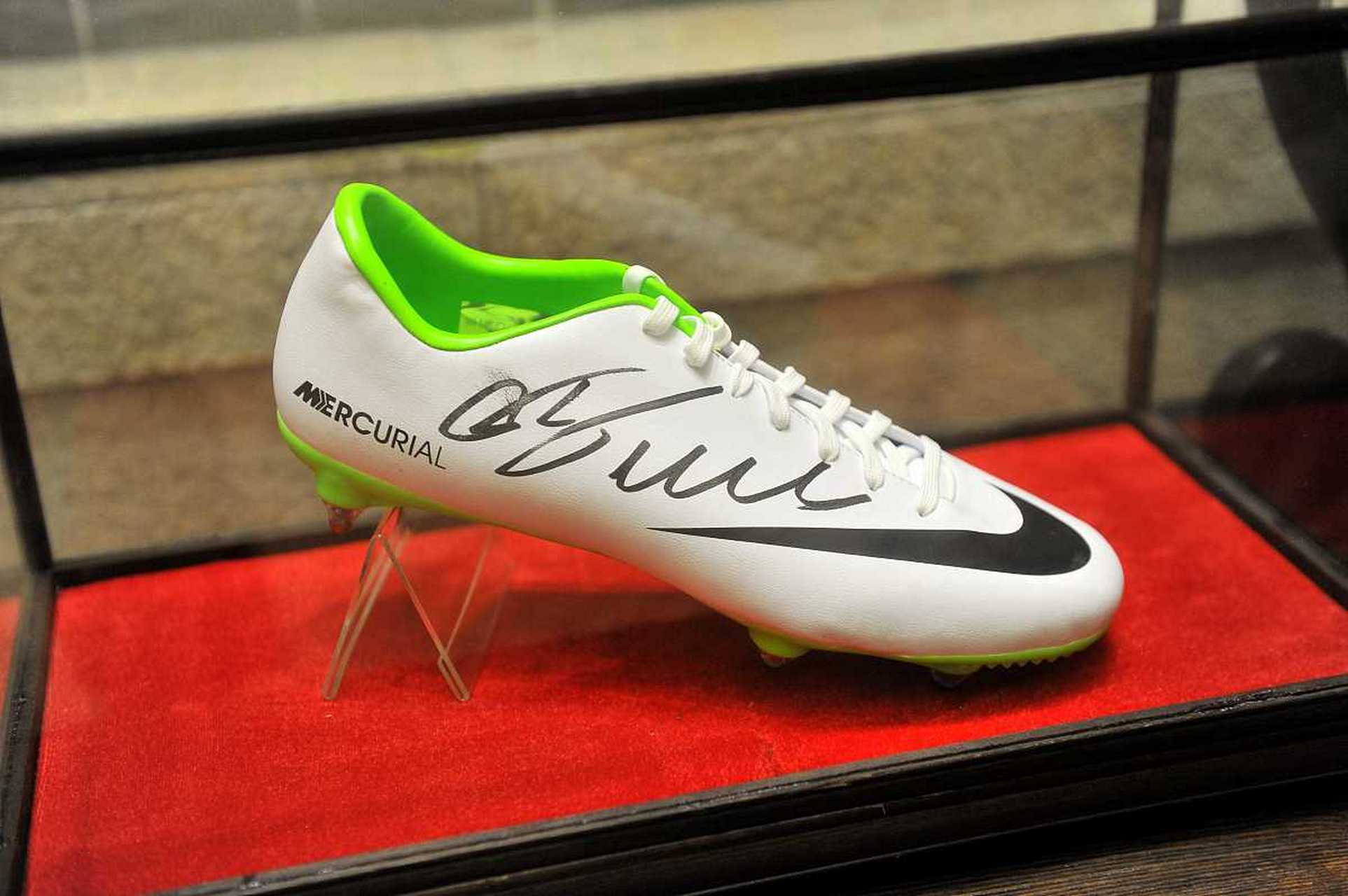 选对鞋钉,踢出风采![原文:足球鞋钉的分类和作用]