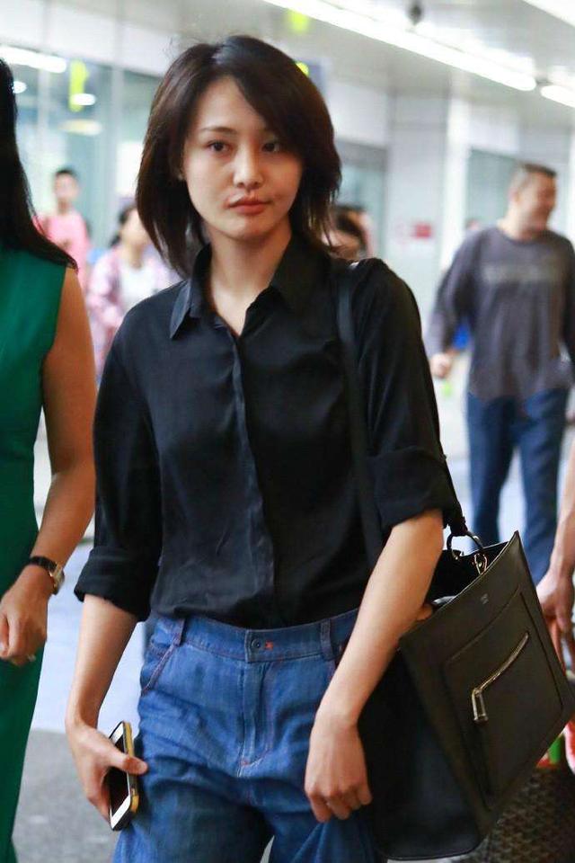 穿玩偶服眼睛蒙纱布,全程黑脸走红毯,郑爽简直是娱乐圈一股清流