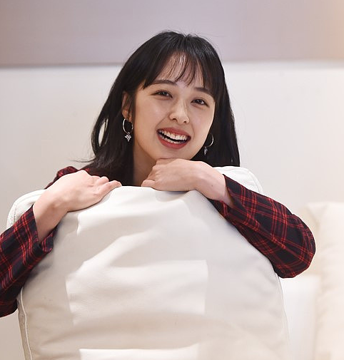 《天空之城》金宝罗接受采访展现俏皮一面,与剧中角色反差大 .