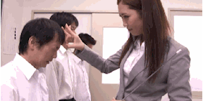 丑男一个动作变丑女,哥们,你的赘肉有用途了