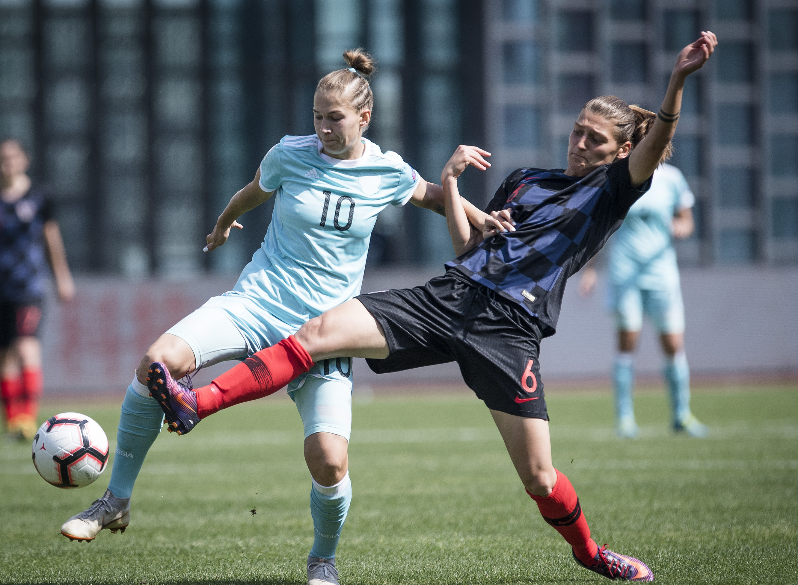 武汉,2019年4月7日    (体育)(20)足球——女足四国赛:俄罗斯胜