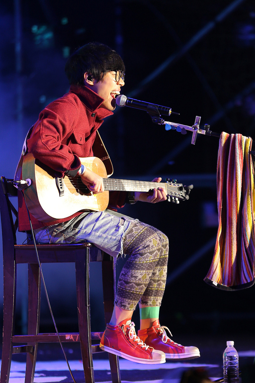 "民谣王子"赵雷:征服刘欢一人唱火一座城,为何被快男两次淘汰?