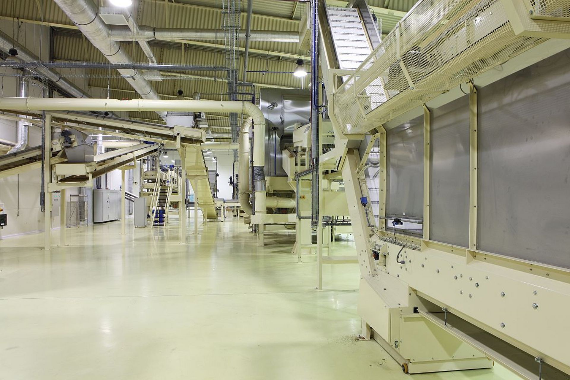 无尘车间,电子产品制造的守护神!它保障产品质量,呵护员工健康.