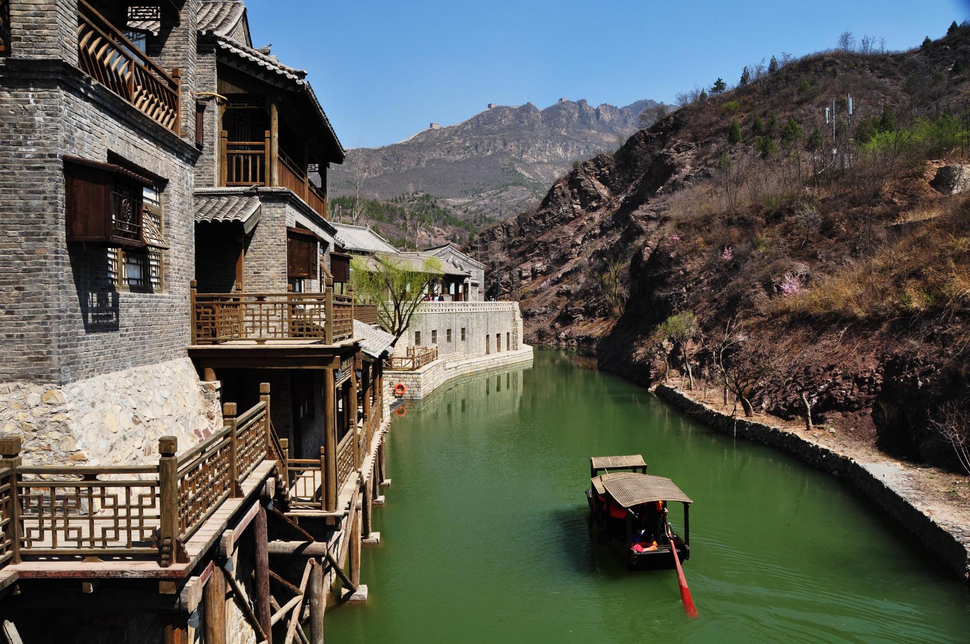 "人造景点还那么贵,傻子才去",为何北京古镇这么不得游客心?