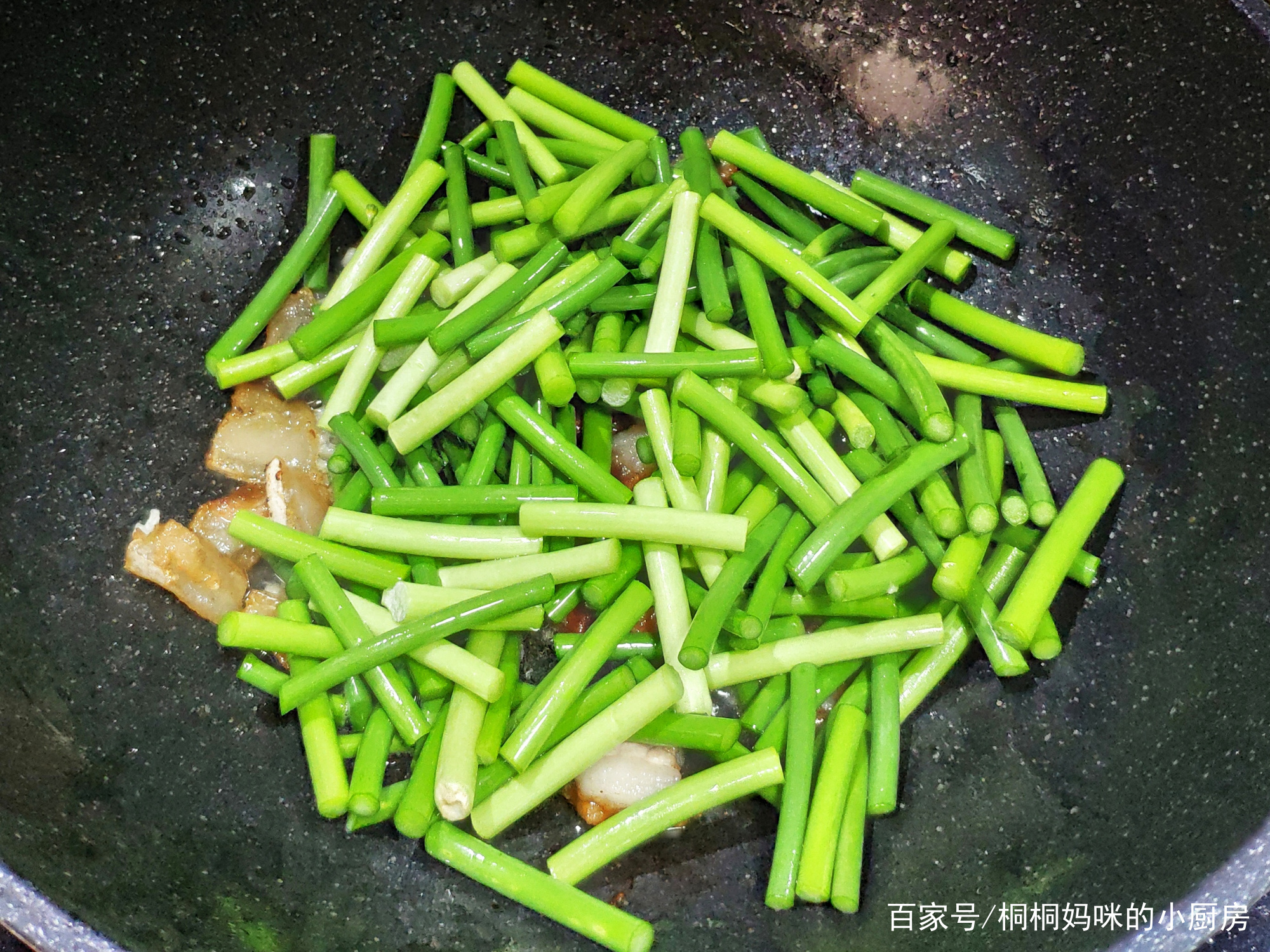 炒蒜苗(炒蒜苗怎么炒能好吃)