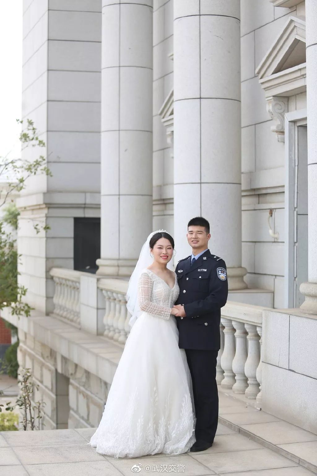 警礼服结婚图片