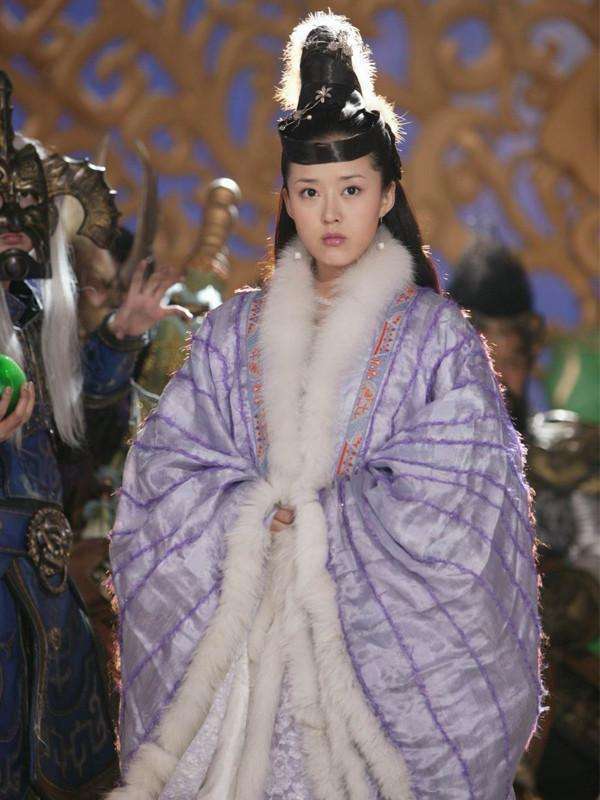 西游记中嫦娥只是普通宫女,她才是广寒宫主人,悟空都不敢招惹她