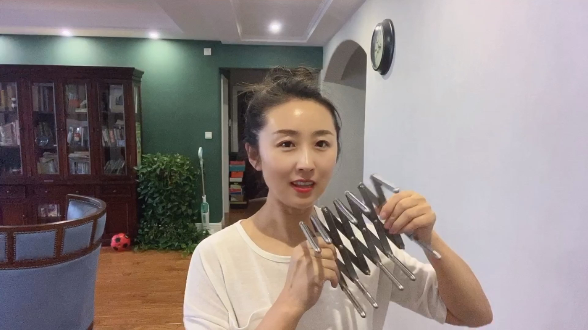 宜家这款伸缩架,锅碗瓢盆都能放,便宜又好用!主妇表示:种草了