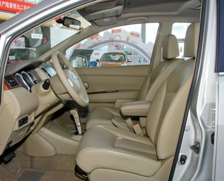 颐达,这款车看起来,线条很优美,有着全新的设计理念