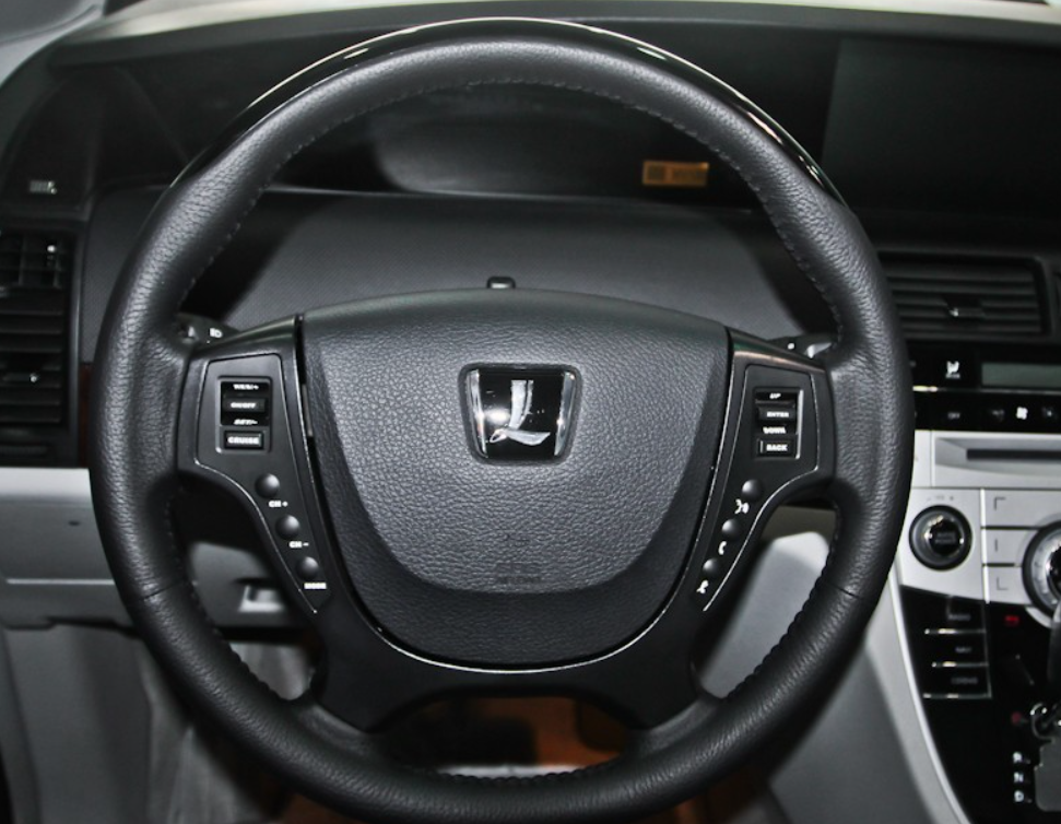 纳智捷- master ceo,这款车方向盘的设计,看着就高端大气上档次,使得