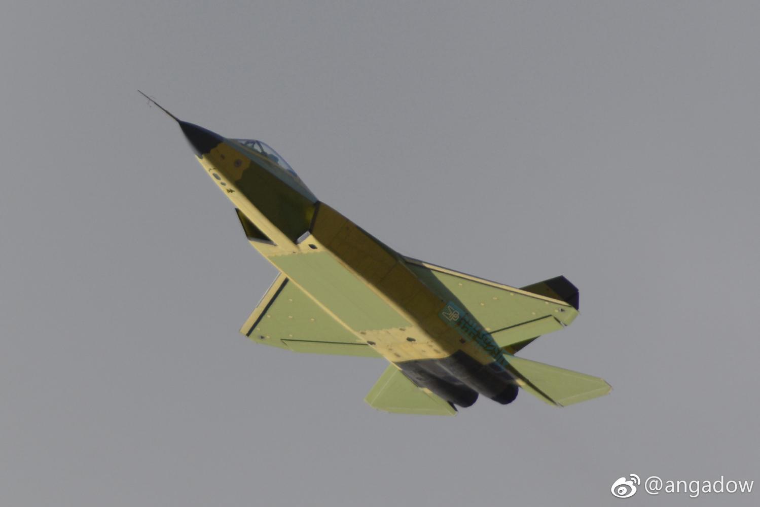 f35b垂直起降战机可真香!可惜买不到,我们让成飞山寨一个吧