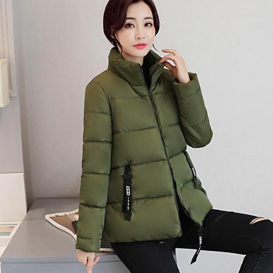 大年初一再不打扮就老了,70后女人都爱这样穿棉服,时髦又减龄