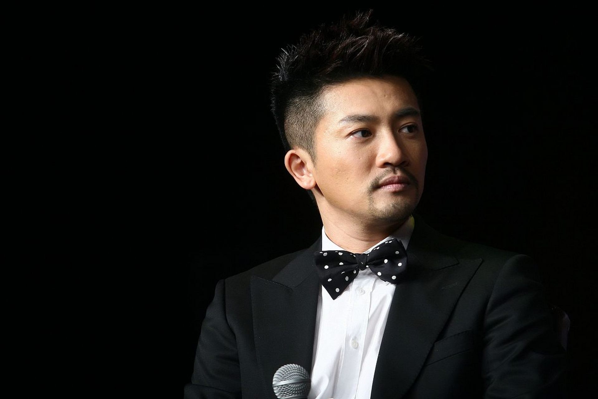 苏有朋遭遇金融诈骗,千亿平台倒闭引发关注  近期,苏有朋因金融诈骗