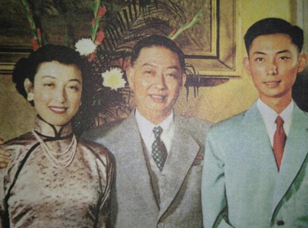 他娶二房的那晚,在原配房中不走,原配:快去吧,别让人等太久