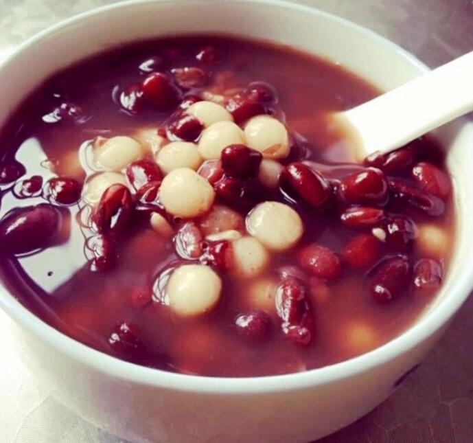 今年的元宵节来点不一样,赤豆元宵做起来,保证2分钟就能学会!