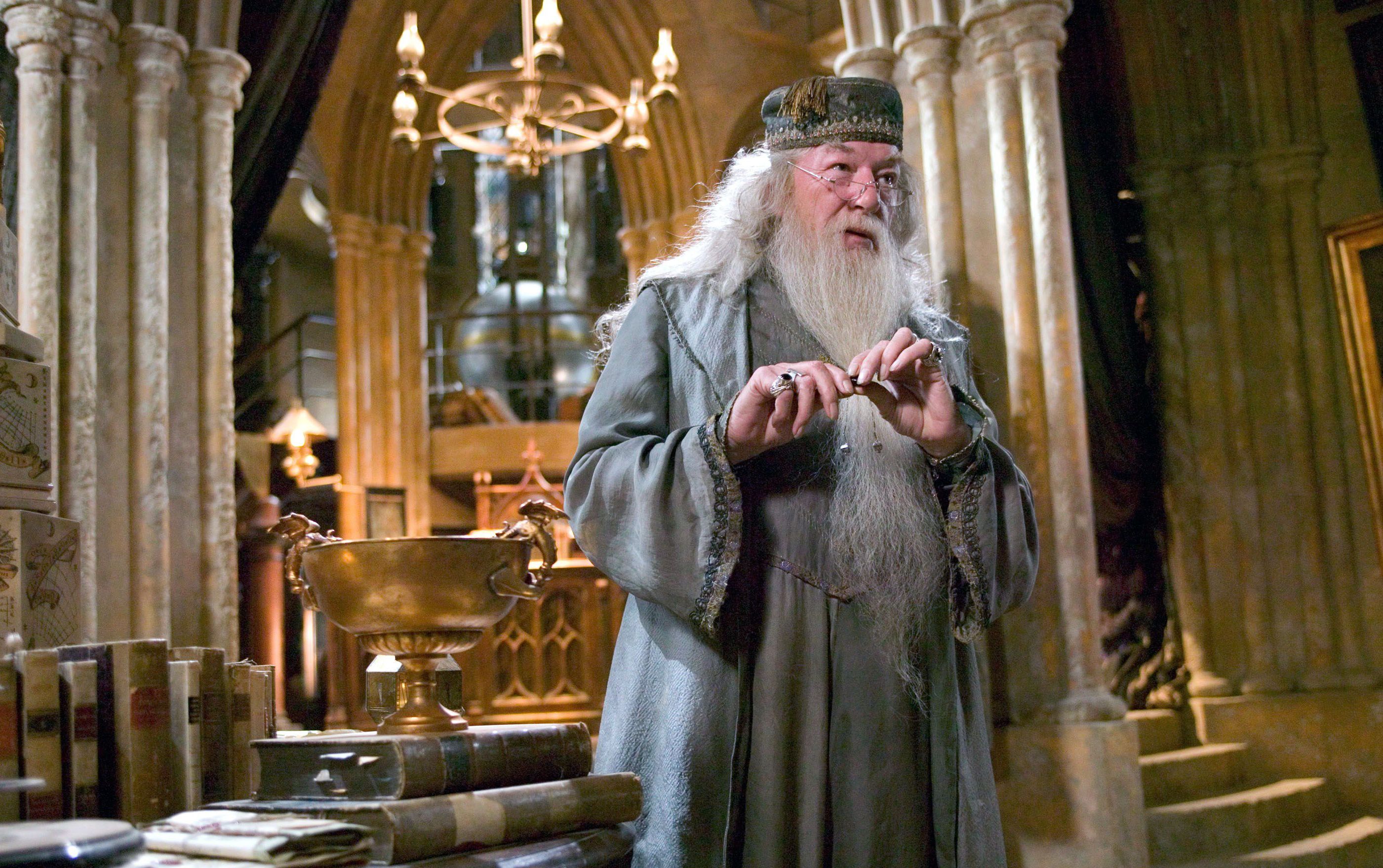 关于邓布利多的性向,罗琳的这番言论,为什么引来网友一片骂声?