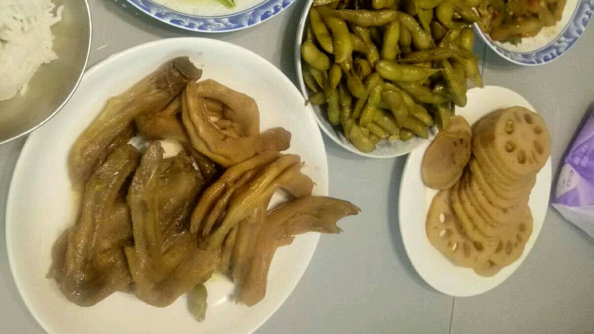实拍在家怎么做绝味鸭脖口味卤鸭脚.鸭翅,一大锅只要30块钱吃过瘾