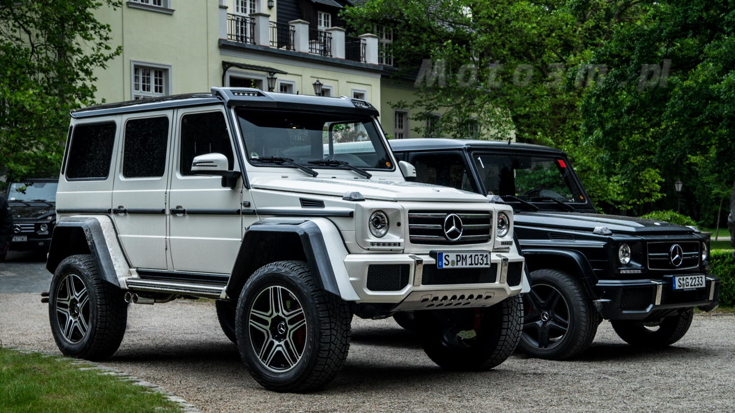 奔驰g550 4x42 的车身尺寸为4717*1855*1949mm,奔驰g550 4x42在车身