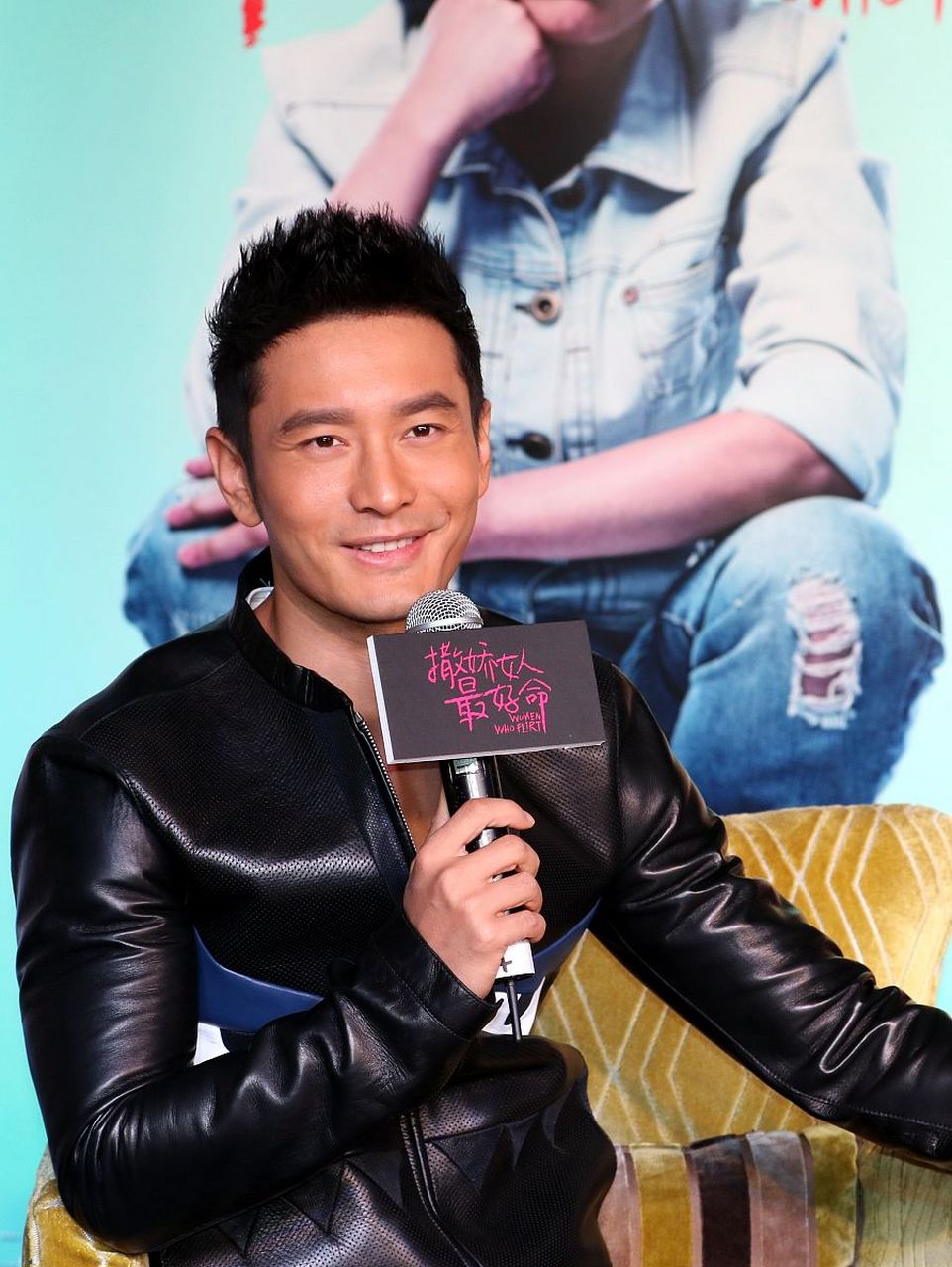 6月12日上午,有八卦媒体发布了黄晓明最新近况,没想到他最近太疲惫