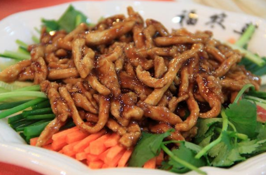 京酱肉丝的做法,口感滑嫩够纯正,招待客人倍有面
